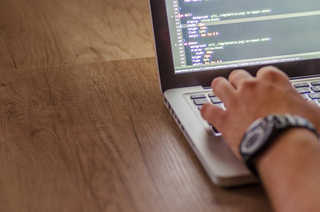 The Pros and Cons of Using Design Patterns in Software Development