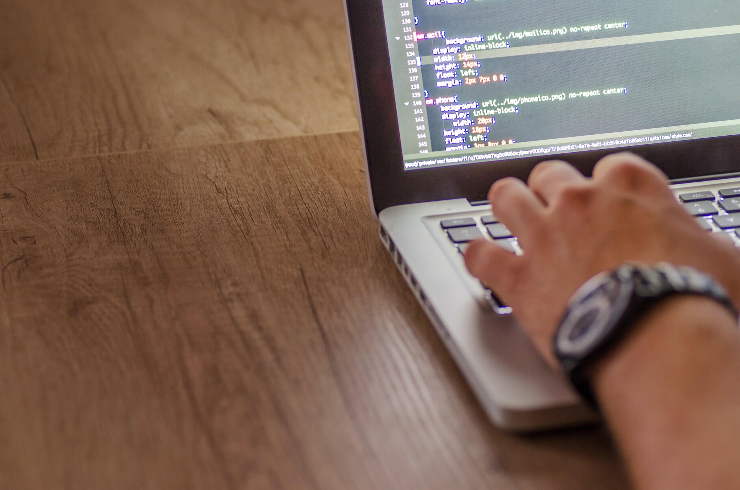The Pros and Cons of Using Design Patterns in Software Development